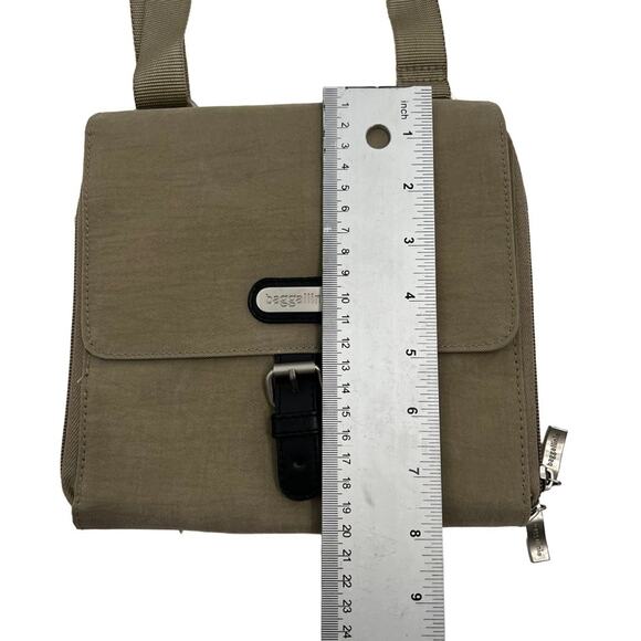 Baggallini Small Tan Crossbody Neutral Travel Bag Magnetic Buckle - Picture 8 of 9